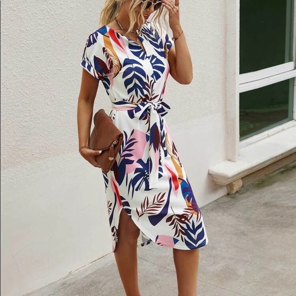 Casual Notched Neck Leaf Print Belted Dress - dress - Picture 2 of 9